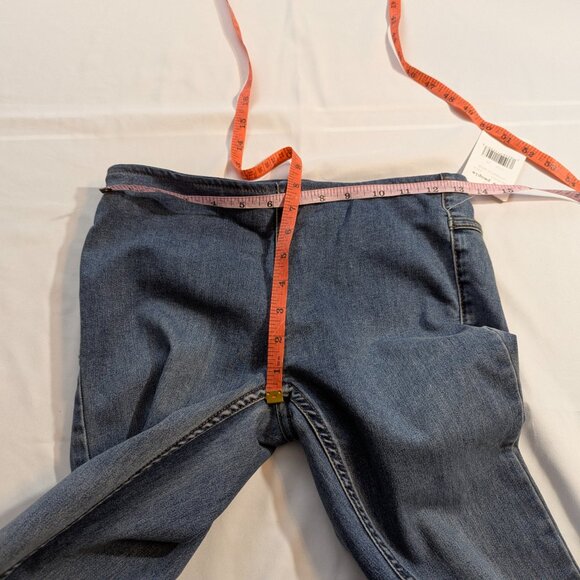 NWT Free People Size 25 Pull On Flare Legged Jeans - Picture 12 of 15